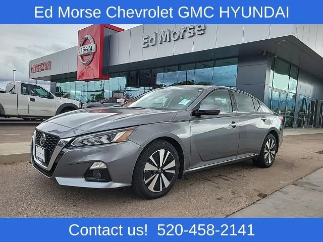 2022 Nissan Altima 2.5 SL AWD Sedan in Gun Metallic — front three-quarter view